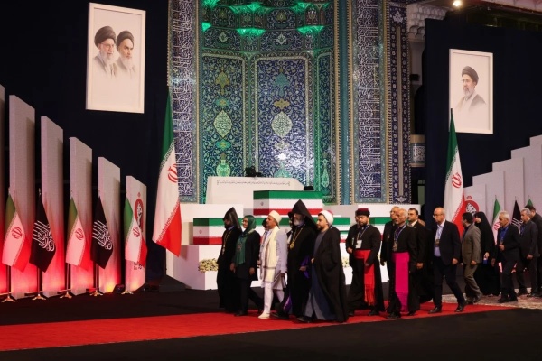 بث مباشر مراسم تشييع قائد الثورة الإيرانية الشهيد خامنئي بث مباشر مراسم تشييع قائد الثورة الإيرانية الشهيد خامنئي