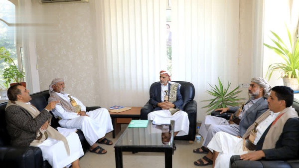العلامة مفتاح يشيد بدور القبيلة اليمنية في مواجهة العدوان والحصار العلامة مفتاح يشيد بدور القبيلة اليمنية في مواجهة العدوان والحصار