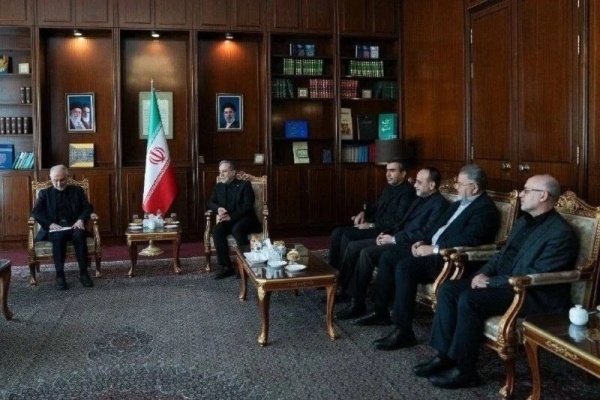 وزير الخارجية الإيراني إيران تسعى لإنهاء الحرب في لبنان وتواصل دعم فلسطين وزير الخارجية الإيراني إيران تسعى لإنهاء الحرب في لبنان وتواصل دعم فلسطين