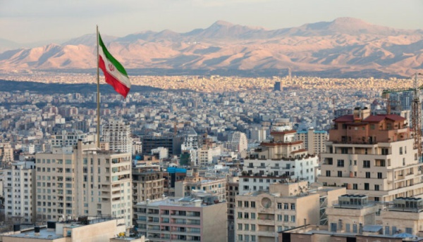 طهران تلوح بتغيير عقيدتها النووية