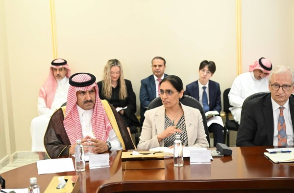 العليمي أمام سفراء الدول الراعية مرحلة الاعتداء الحوثي بلا كلفة انتهت ونطالب بدعم حق الدولة في الرد العليمي أمام سفراء الدول الراعية مرحلة الاعتداء الحوثي بلا كلفة انتهت ونطالب بدعم حق الدولة في الرد