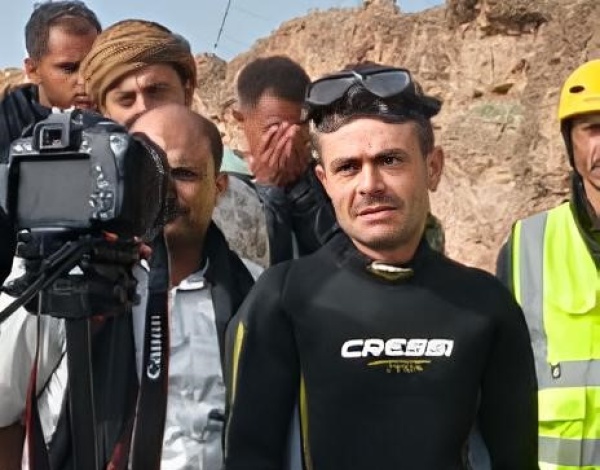 الدفاع المدني يكشف عمق حرضة دمت واين وجدت جثة القعقاع وصورة الغواص البطل الدفاع المدني يكشف عمق حرضة دمت واين وجدت جثة القعقاع وصورة الغواص البطل
