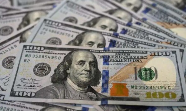 الدولار يسجل اعلى مستوى في 13 شهرا الدولار يسجل اعلى مستوى في 13 شهرا
