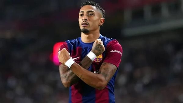 الهلال والنصر يتنافسان على خطف رافينيا من برشلونة