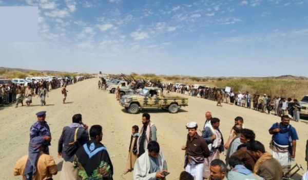 وقفة قبلية مسلحة في البيضاء تؤكد الجهوزية لإنهاء العدوان وقفة قبلية مسلحة في البيضاء تؤكد الجهوزية لإنهاء العدوان