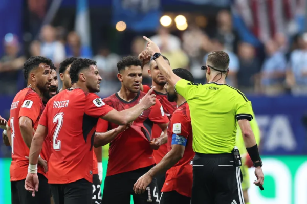 اعتراف أرجنتيني وإجماع عالمي على ظلم الحكم لمنتخب مصر أمام التانغو اعتراف أرجنتيني وإجماع عالمي على ظلم الحكم لمنتخب مصر أمام التانغو