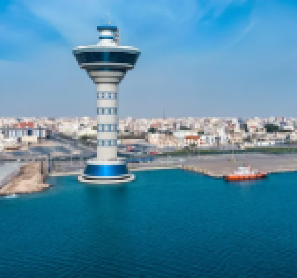 تحميلات النفط في ينبع السعودي تنخفض 40