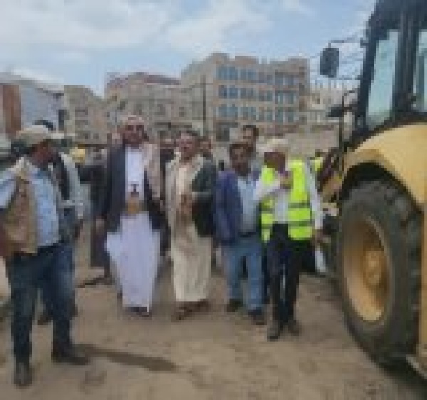 امانة العاصمة تسابق الزمن لترميم بعض الشوارع قبل المولد النبوي امانة العاصمة تسابق الزمن لترميم بعض الشوارع قبل المولد النبوي