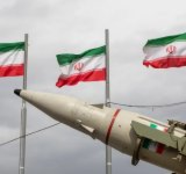 إيران تهدد بضرب القواعد الأميركية في أوروبا إذا شاركت بالعدوان إيران تهدد بضرب القواعد الأميركية في أوروبا إذا شاركت بالعدوان