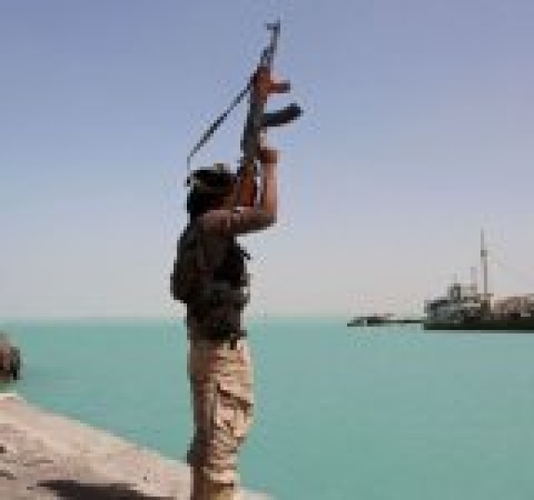 باب المندب القلق الإسرائيلي يتصاعد والرياض أمام مأزق بحري ونفطي