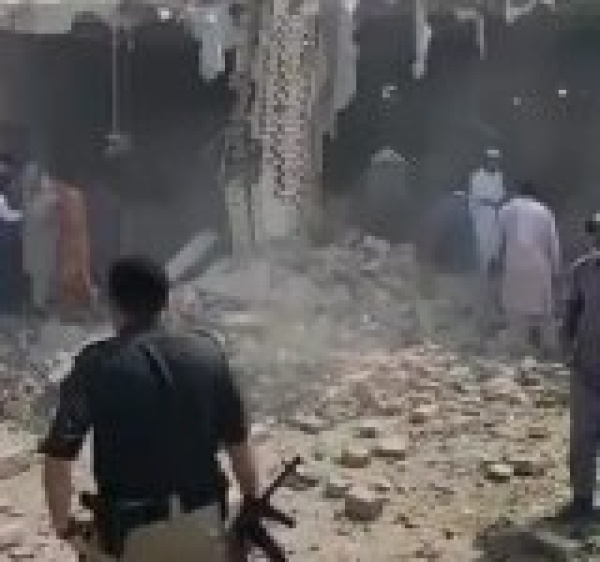 17 قتيلا وجرح العشرات بتفجير استهدف مسجدا غرب باكستان