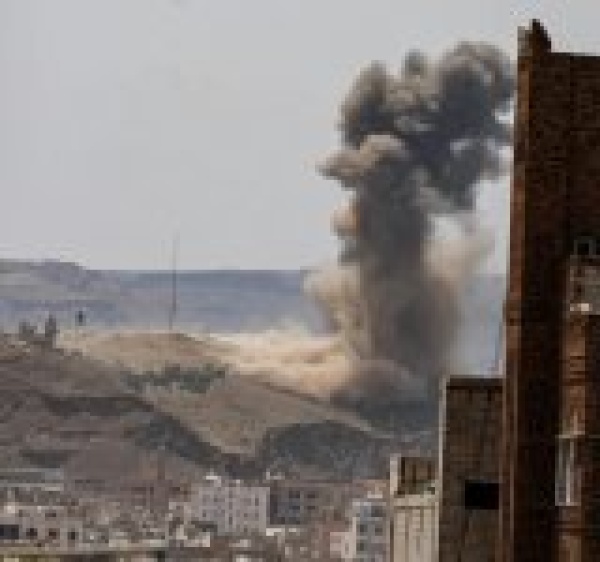 طيران العدو السعودي يشن 60 غارة جوية وصاروخا على العاصمة و عدة محافظات طيران العدو السعودي يشن 60 غارة جوية وصاروخا على العاصمة و عدة محافظات
