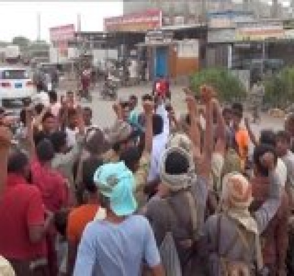 الخوخة وحيس تستعيدان عافيتهما وتطويان سنوات القهر والمعاناة الخوخة وحيس تستعيدان عافيتهما وتطويان سنوات القهر والمعاناة