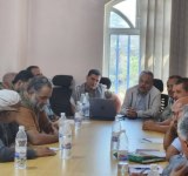 الخدمة المدنية لموظفي تعز حقوقكم محفوظة الخدمة المدنية لموظفي تعز حقوقكم محفوظة