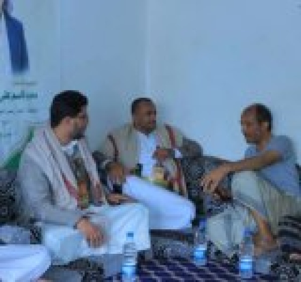 صنعاء زيارة رسمية لأسرة الشهيدين بجبل صبر معلمة القران ووالدها النقيب