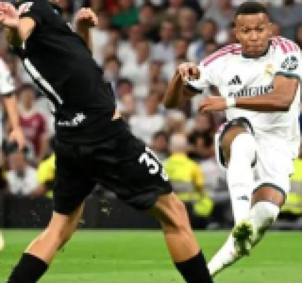 هاتريك مبابي يقود ريال مدريد لاكتساح سوسيداد في البرنابيو هاتريك مبابي يقود ريال مدريد لاكتساح سوسيداد في البرنابيو