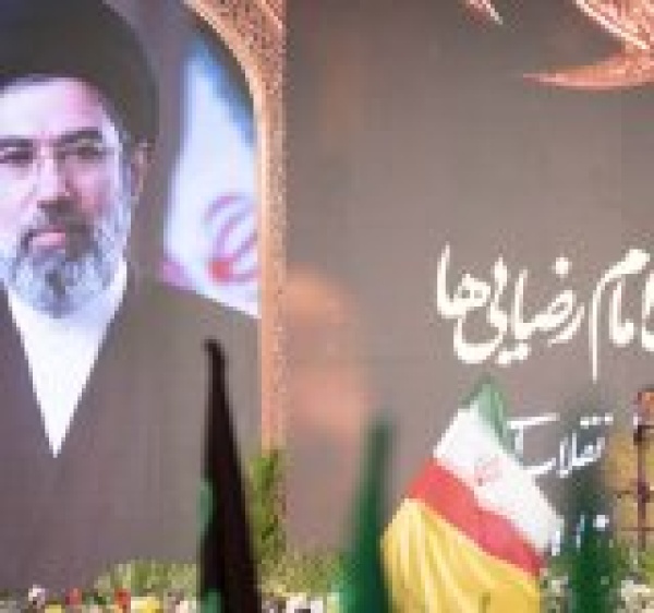 السيد مجتبى خامنئي يعلن بشكل قاطع ارتكاب أي عمل يضر بالتماسك الاجتماعي ممنوع
