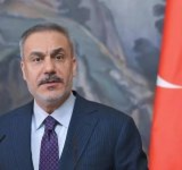 وزير الخارجية التركي نقلنا مقترحات لانهاء التصعيد بين اليمن والسعودية وزير الخارجية التركي نقلنا مقترحات لانهاء التصعيد بين اليمن والسعودية