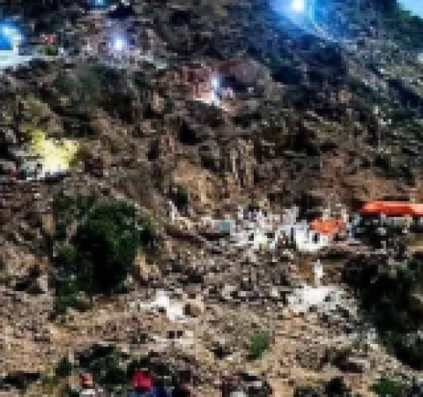 وفاة 6 أشخاص وتواصل جهود إنقاذ محتجزين إثر انهيار منجم ذهب في حجة وفاة 6 أشخاص وتواصل جهود إنقاذ محتجزين إثر انهيار منجم ذهب في حجة