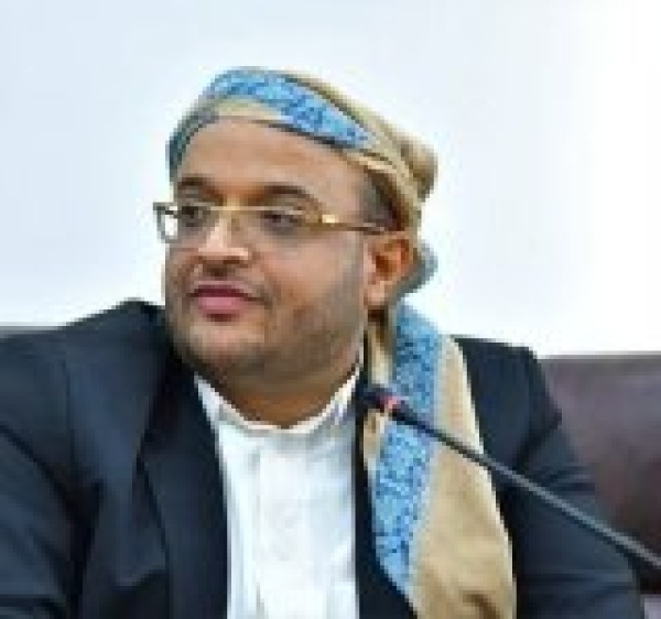 محافظ تعز يعلن فتح جميع الطرق للمدينة والمديريات المحررة وتموينها بكل الاحتياجات
