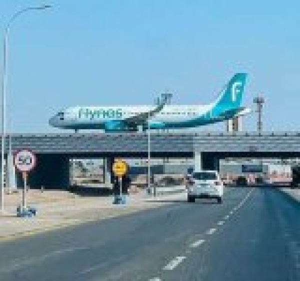 وول استريت جورنال الهجوم الأخير على الرياض يلغي أكثر من ألف رحلة وول استريت جورنال الهجوم الأخير على الرياض يلغي أكثر من ألف رحلة