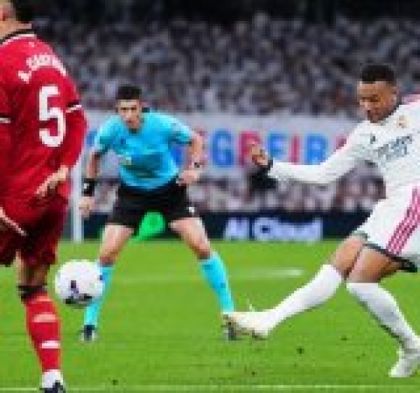 ريال مدريد يتخطى إشبيلية برباعية ويصعد إلى المركز الثالث