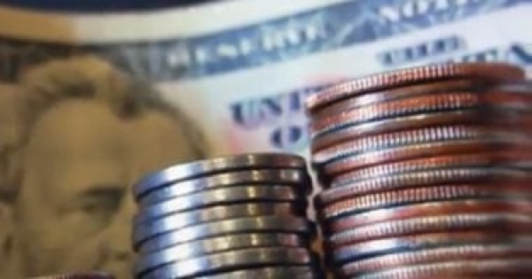 خبير اقتصادي الدين الأمريكي وصل لمستويات قياسية بسبب ارتفاع الإنفاق والأزمات الدولية خبير اقتصادي الدين الأمريكي وصل لمستويات قياسية بسبب ارتفاع الإنفاق والأزمات الدولية