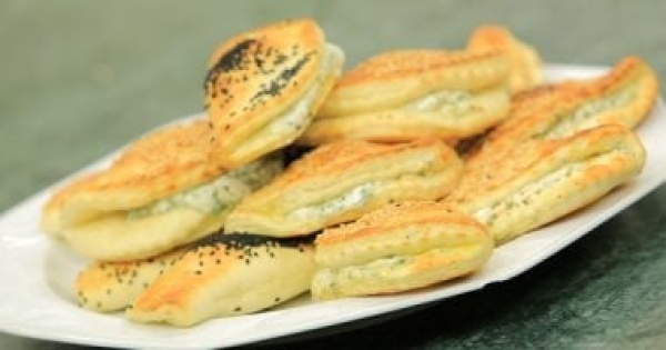 طريقة عمل فطائر الجبنة السريعة فى الطاسة فطار شهى من غير فرن