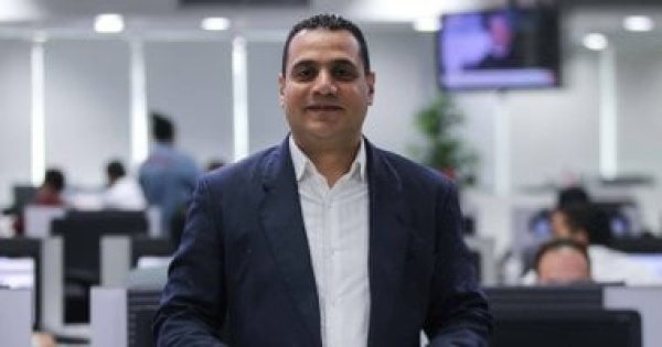 كامل كامل الإخوان تعتمد على التضليل واللجان الإلكترونية لتزييف الوعى