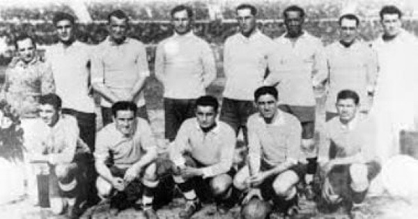 في مثل هذا اليوم انطلاق أول بطولة لكأس العالم لكرة القدم عام 1930 في مثل هذا اليوم انطلاق أول بطولة لكأس العالم لكرة القدم عام 1930