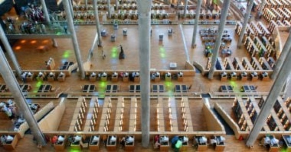 مدير مكتبة الإسكندرية يكشف تفاصيل انطلاق جائزة المبدعين الشباب مدير مكتبة الإسكندرية يكشف تفاصيل انطلاق جائزة المبدعين الشباب