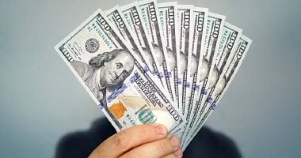 سعر الدولار يتراجع قرابة 95 قرشا مقابل الجنيه فى البنوك الآن