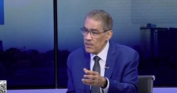 ضياء رشوان يدعو المواقع الإلكترونية لتشكيل كيان موحد لحماية حقوق العاملين ضياء رشوان يدعو المواقع الإلكترونية لتشكيل كيان موحد لحماية حقوق العاملين