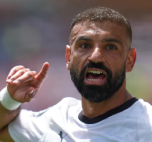 بشكتاش التركي يعلن تجميد مفاوضات ضم محمد صلاح