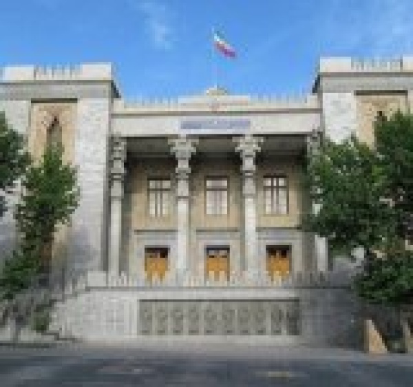 اتفاق أولي بين طهران ومسقط على مسار آمن للسفن اتفاق أولي بين طهران ومسقط على مسار آمن للسفن
