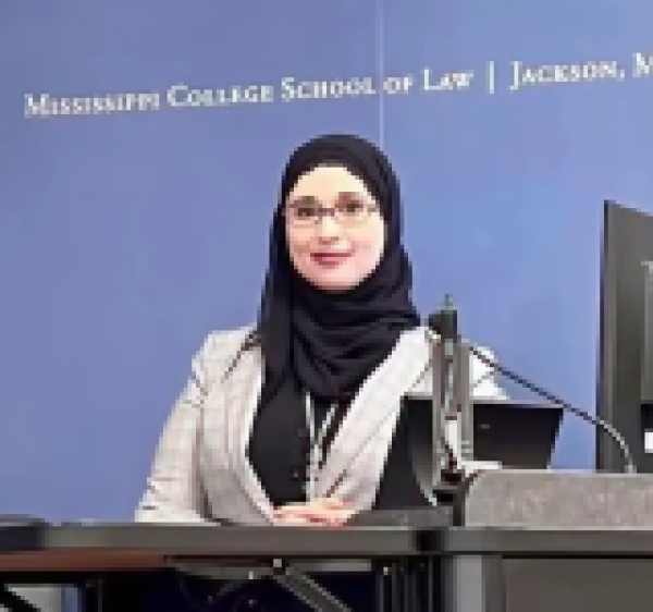 أسماء علي تدخل التاريخ كأول قاضية يمنية في أمريكا