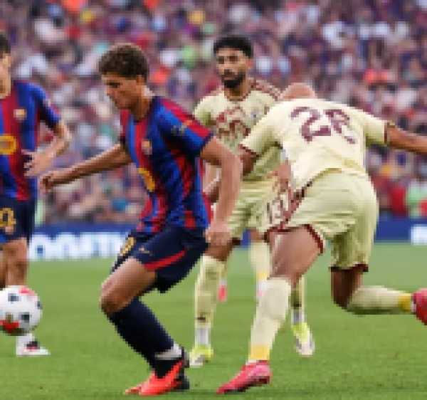 برشلونة يتوج بكأس جوان غامبر برشلونة يتوج بكأس جوان غامبر