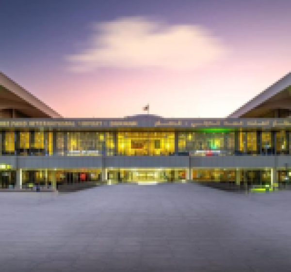 بعد الرياض توقف مطار الدمام بالسعودية