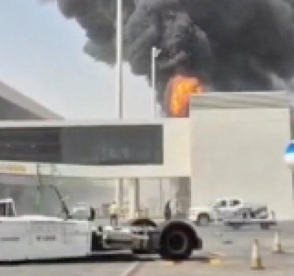 إخلاء عشرات الطائرات من مطار الرياض