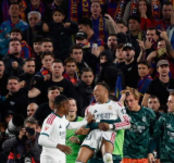 الكلاسيكو ريال مدريد يهزم برشلونة في عقر داره الكلاسيكو ريال مدريد يهزم برشلونة في عقر داره