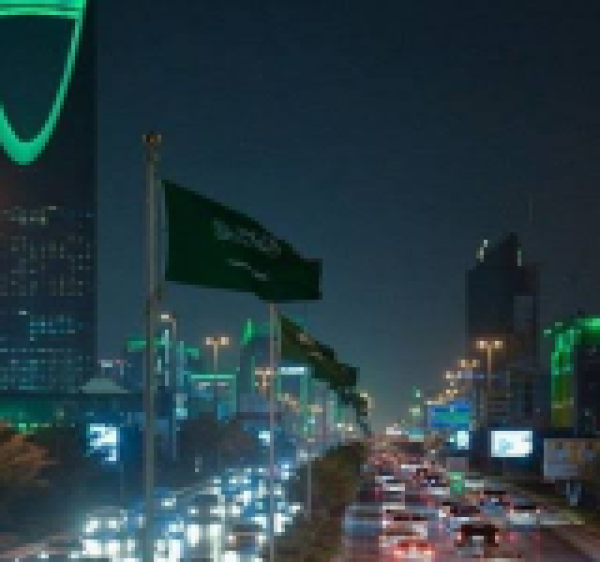 بلومبرغ العمليات اليمنية تهد د كافة دعائم الاقتصاد السعودي