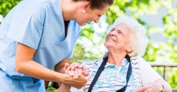 متى يصبح المسن معرضا للخطر 9 حالات حددها القانون