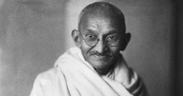 أول عمل من أعمال العصيان المدنى لغاندى أول عمل من أعمال العصيان المدنى لغاندى