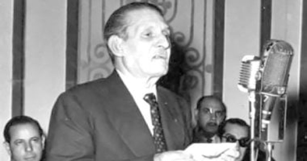 ذاكرة اليوم إعلان استقلال إندونيسيا وميلاد بديع خيرى ورحيل أحمد مستجير
