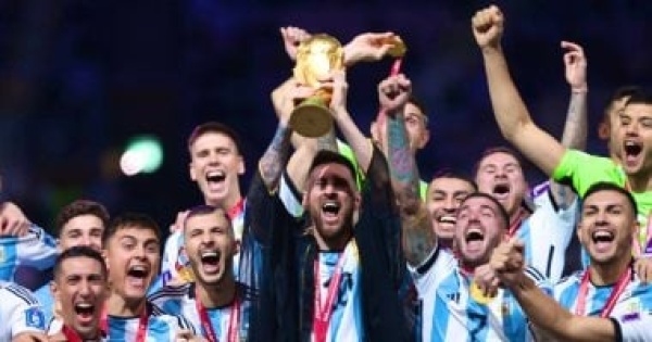 الأرجنتين تبدأ رحلة الدفاع عن لقب كأس العالم أمام الجزائر الأرجنتين تبدأ رحلة الدفاع عن لقب كأس العالم أمام الجزائر