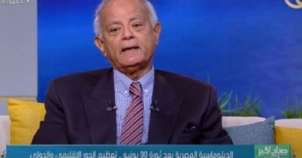 السفير حسين هريدى مصر تتمسك بتسوية النزاعات بالوسائل السلمية والدبلوماسية السفير حسين هريدى مصر تتمسك بتسوية النزاعات بالوسائل السلمية والدبلوماسية