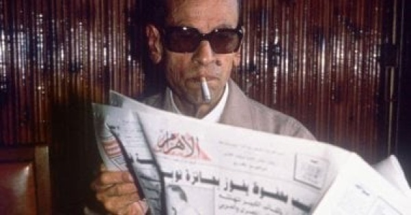 كفاية أحلام بقى سيبيني أنام حكاية رد نجيب محفوظ على نبأ فوزه بنوبل كفاية أحلام بقى سيبيني أنام حكاية رد نجيب محفوظ على نبأ فوزه بنوبل