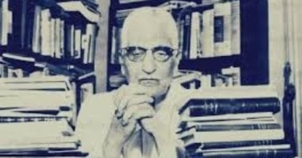 حكاية العقاد مع الكتب فقد مكتبته ثلاث مرات إحداها لعدم سداد الإيجار