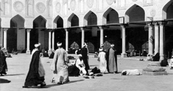 ذاكرة اليوم كليبر يغلق الأزهر وميلاد محمد حمزة ورحيل محمد صديق المنشاوى