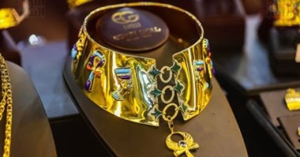 سعر الذهب اليوم الإثنين 8 يونيو 2026 عيار 21 بدون مصنعية بـ 6440 جنيه سعر الذهب اليوم الإثنين 8 يونيو 2026 عيار 21 بدون مصنعية بـ 6440 جنيه